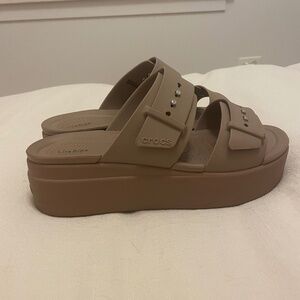 LiteRide Crocs Platform Sandal 6